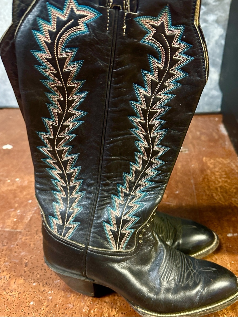 Corral Western Embroidered Leather Boots US 7-8